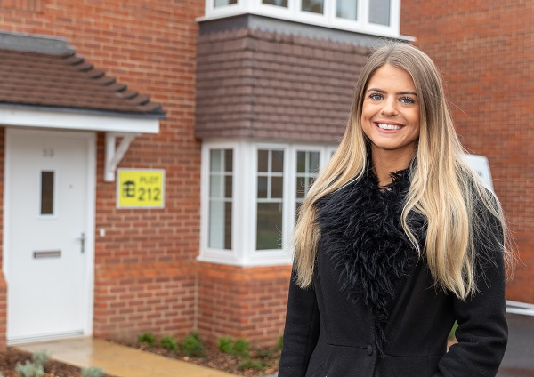 Shinfield families swoop on new-builds–now there are only a few of a popular home left